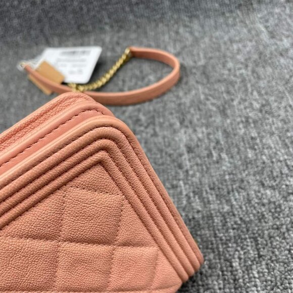 100% Authentic CHANEL Boy Leather Shoulder Bag - Picture 7 of 15